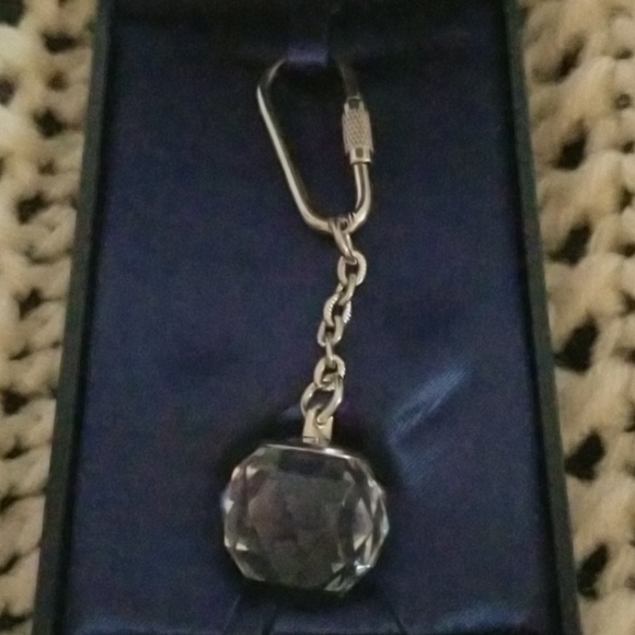 Key chain with crystal ball - Picture 2 of 4
